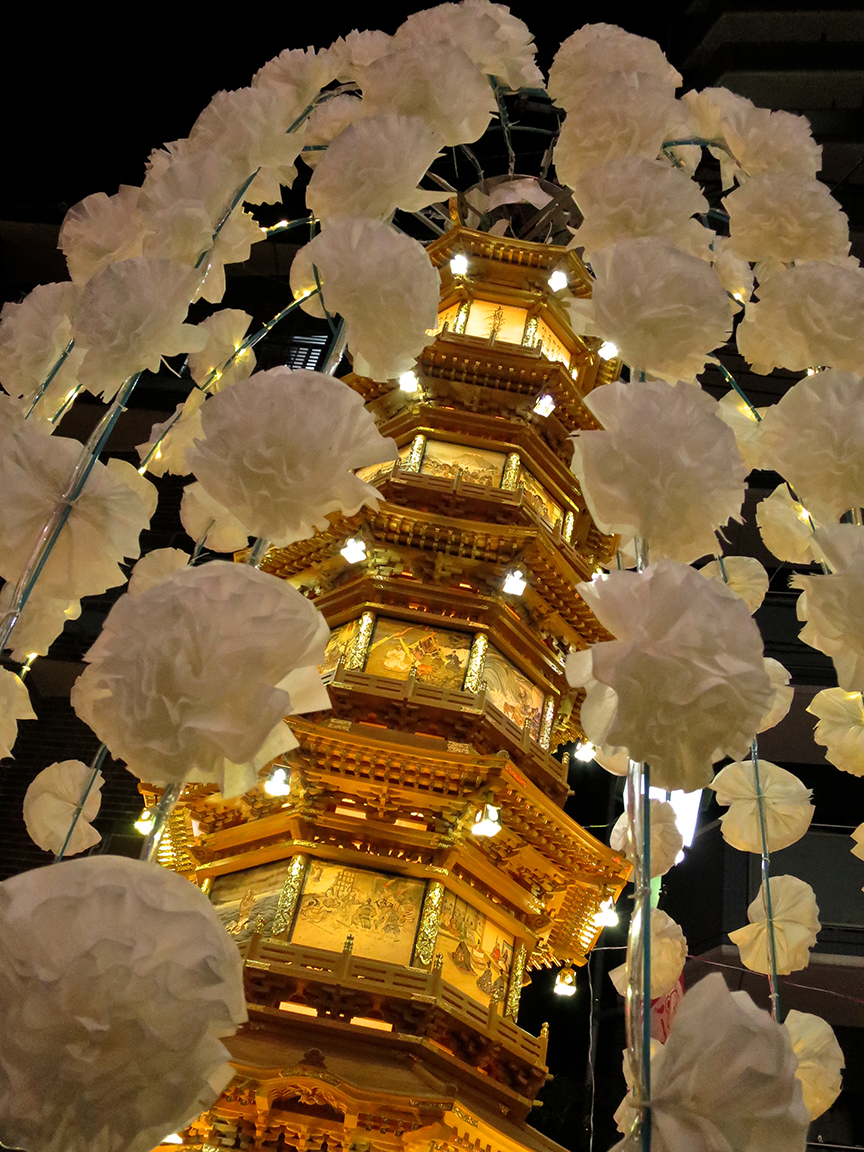 Every lantern was different. This one was fantastically decorated in gold.
