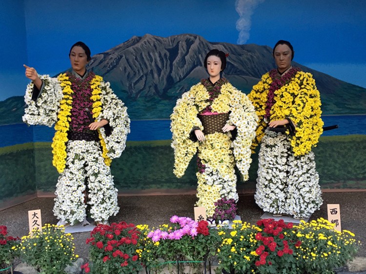 Bonsai chrysanthemum figures at the Yushima Shrine in Tokyo
