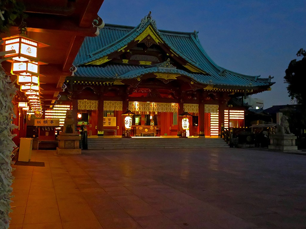 Kanda Myojin shrine lit up at night