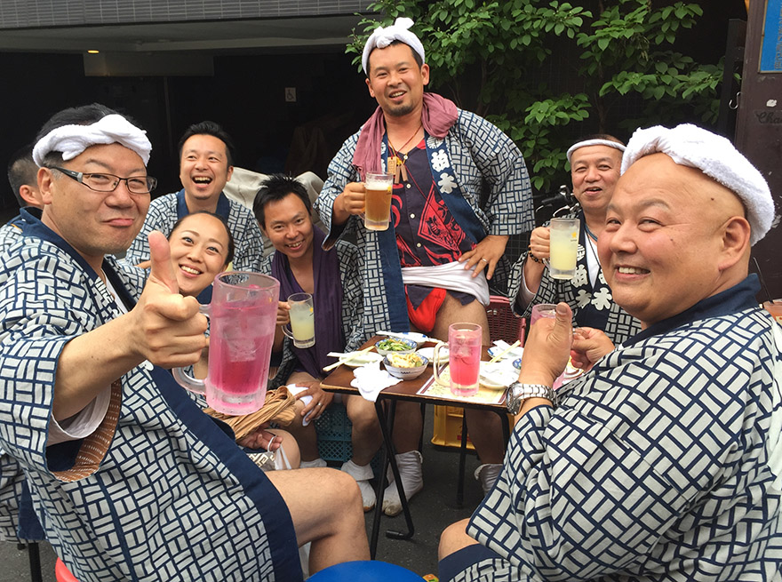 Omikoshi team drinking in Asakusa after the Sanja matsuri
