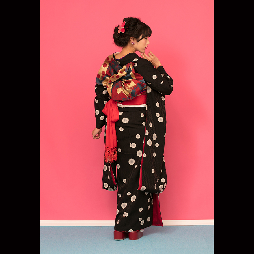 Modern Antenna black and white polka dot furisode