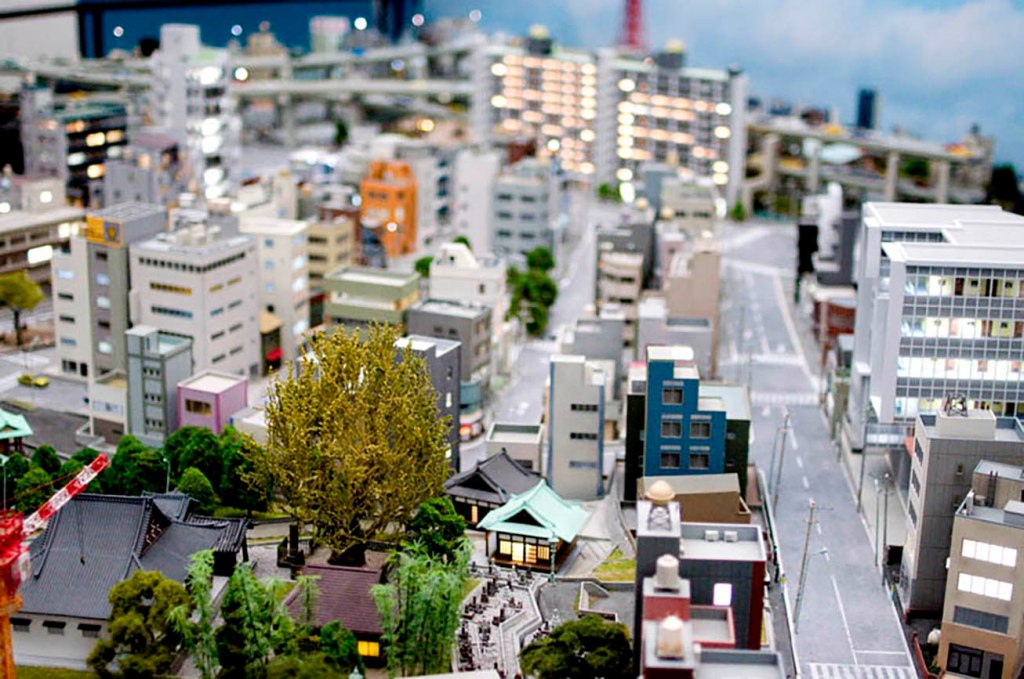 Small Worlds Tokyo Sailor Moon model