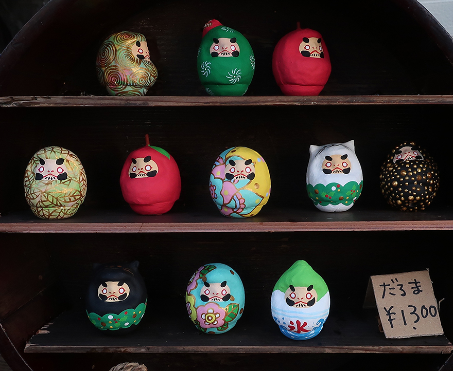 Daruma figures at the Setagaya Boroichi flea market