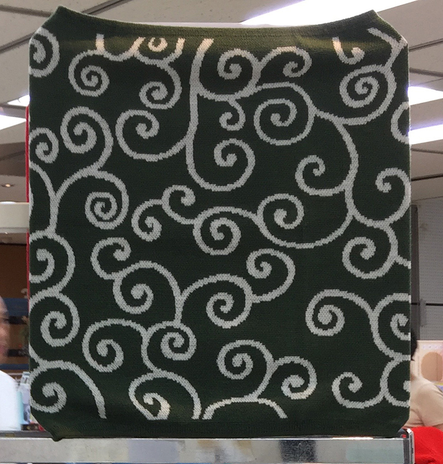 Haramaki Japanese stomach warmer traditional swirl design