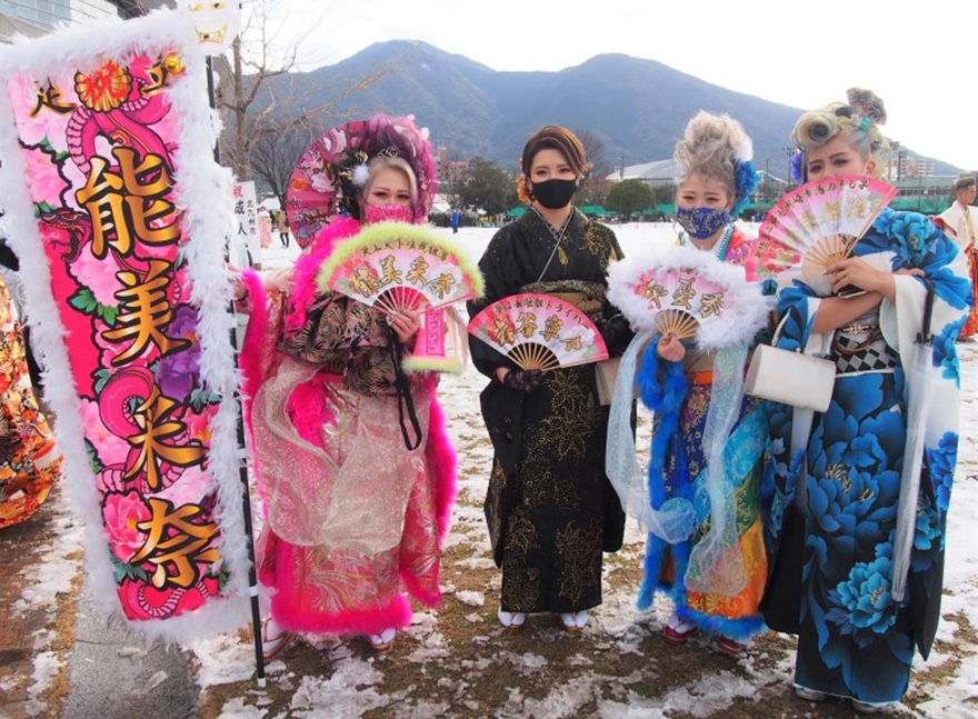 Outlandish costumes on Kitakyushu's Seijinshiki no hi coming of age day from SoraNews24