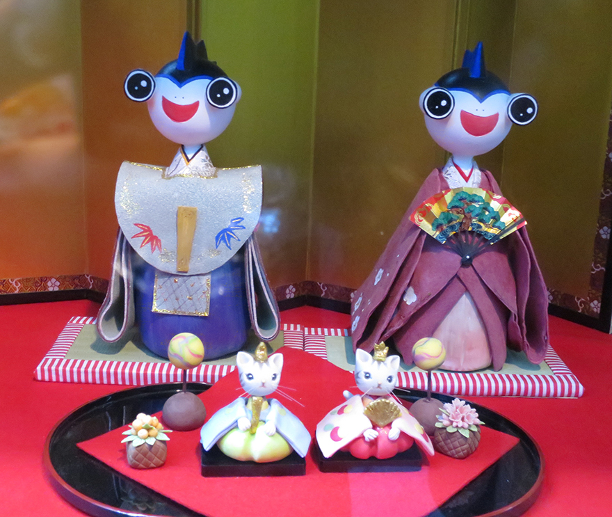 Girls' Day doll set with Katsuura town mascot as heads