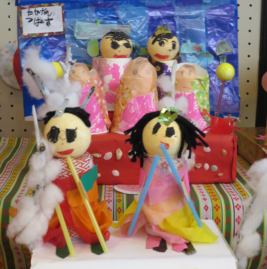 Girls' Day doll set made from paper cups
