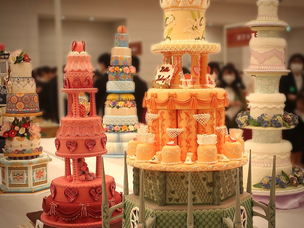 Multi-tiered cakes at the Japan Cake Show Tokyo