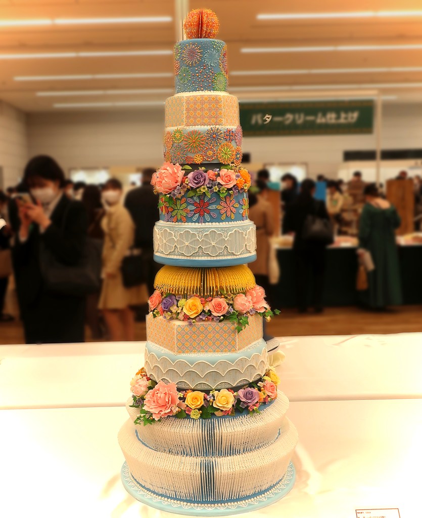 Multi-tiered cake at the Japan Cake Show Tokyo