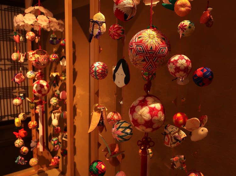 Temari ball installation at Hotel Gajoen exhibit "Lucky subjects and Symbols in Japanese Art" by Flower Workshop 猪子庵